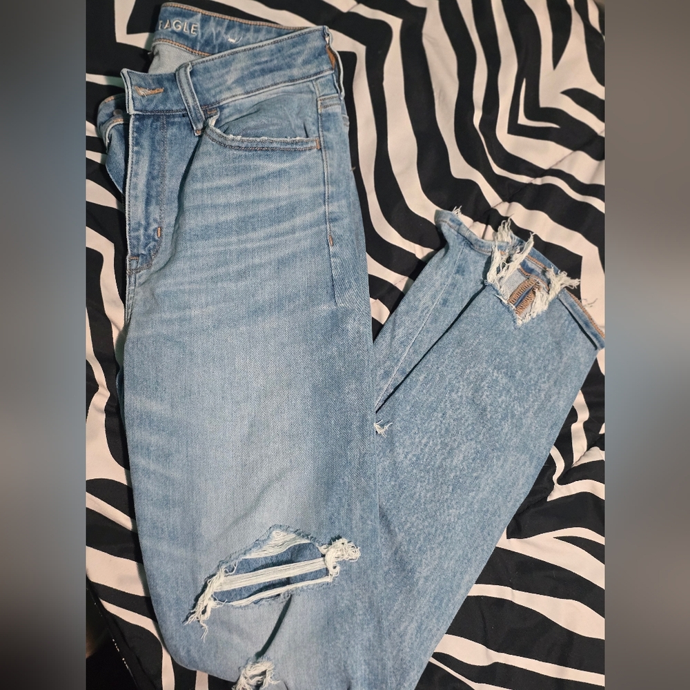 American Eagle Outfitters Light Blue Distressed Hi Rise Jegging Size 8